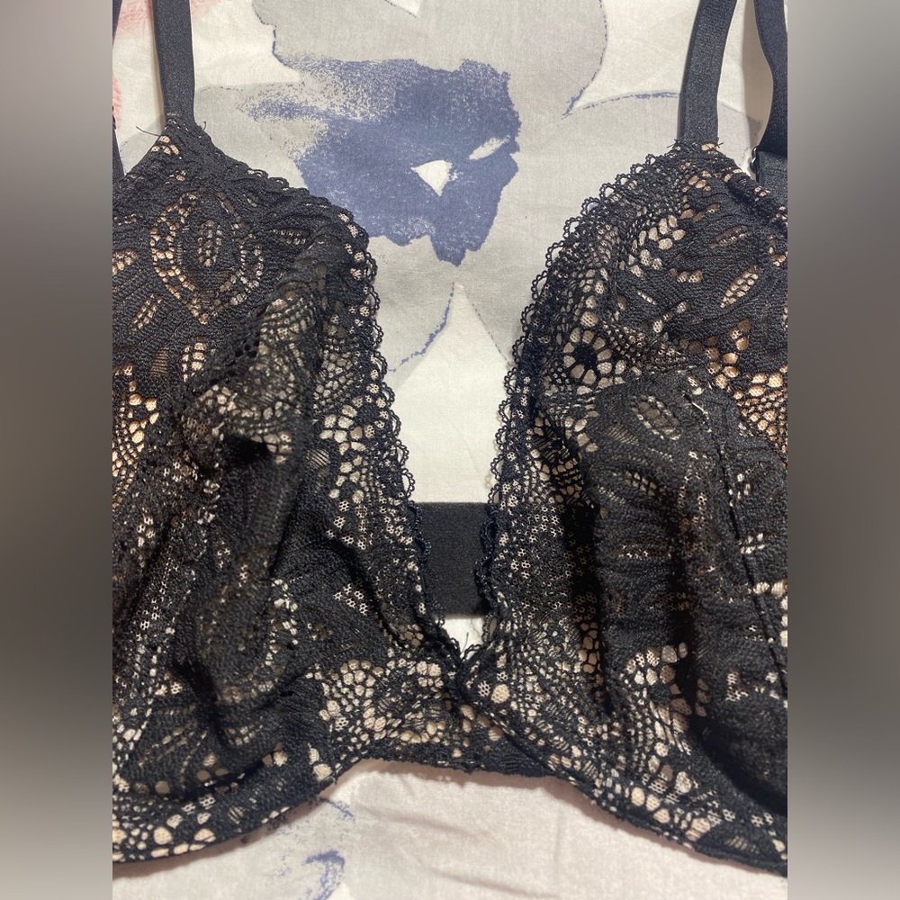Victoria Secret Very Sexy Unlined Plunge Black Lace on Cream Size 32DDD - Picture 5 of 10